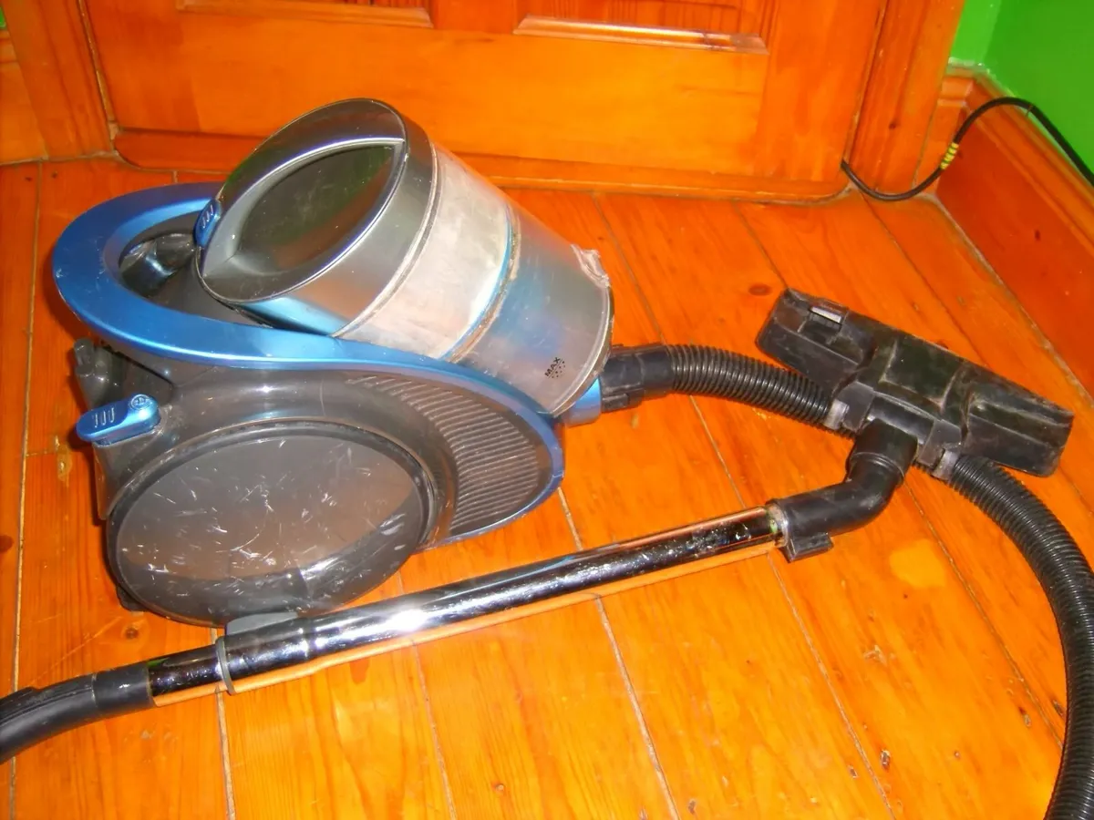 Tesco vacuum cleaner. - Image 4