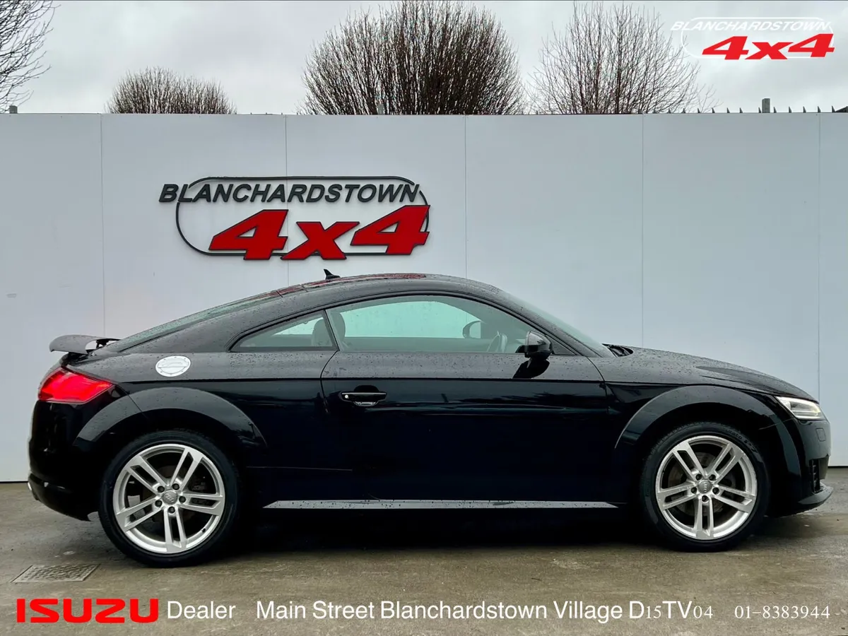 AUDI TT 2.0 TDI ARMANI BLACK ULTRA 190hp - Image 4