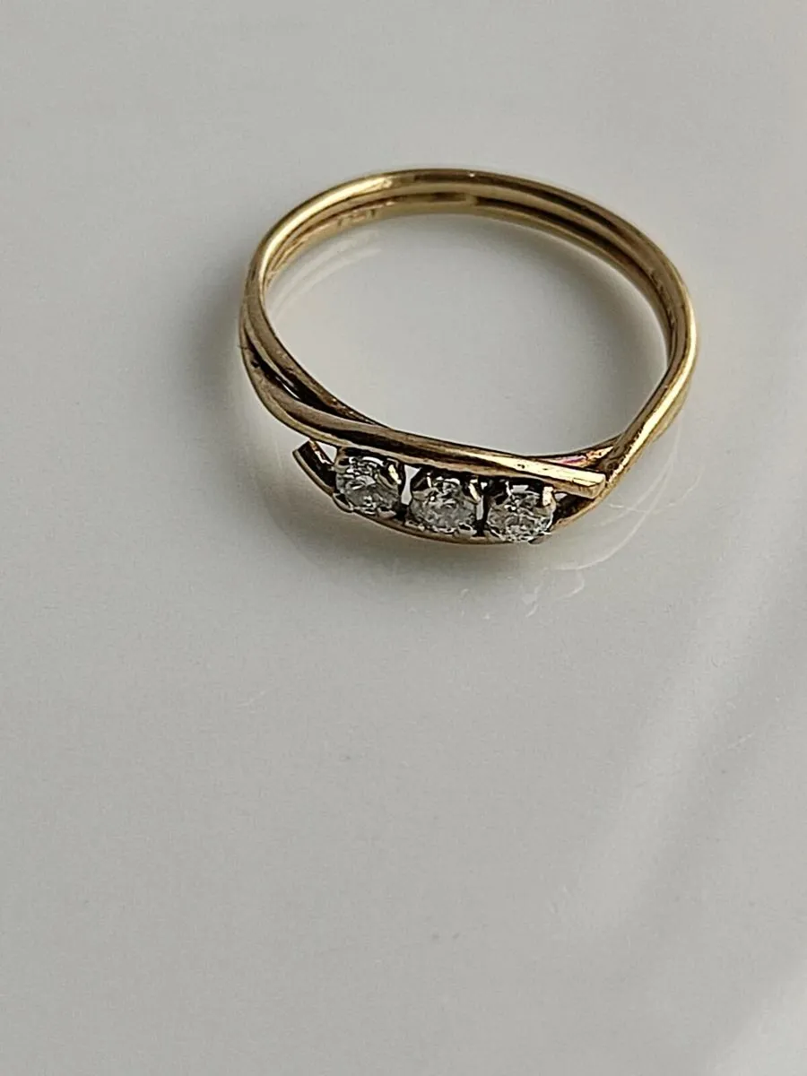Vintage 9 CT Gold Diamonds rings - Image 2