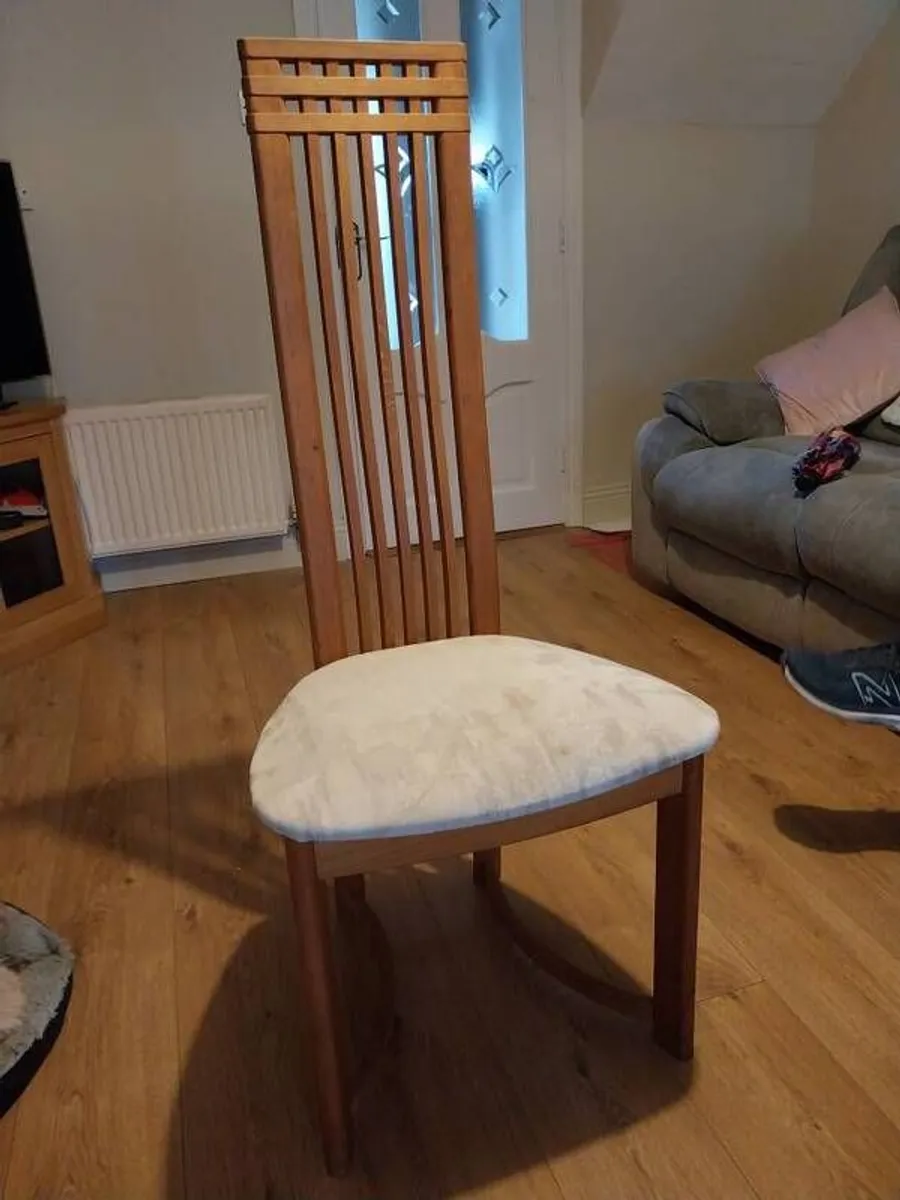 6dining chairs - Image 1