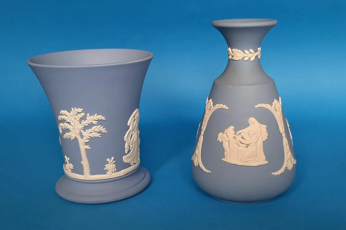 Wedgewood vases - Image 1