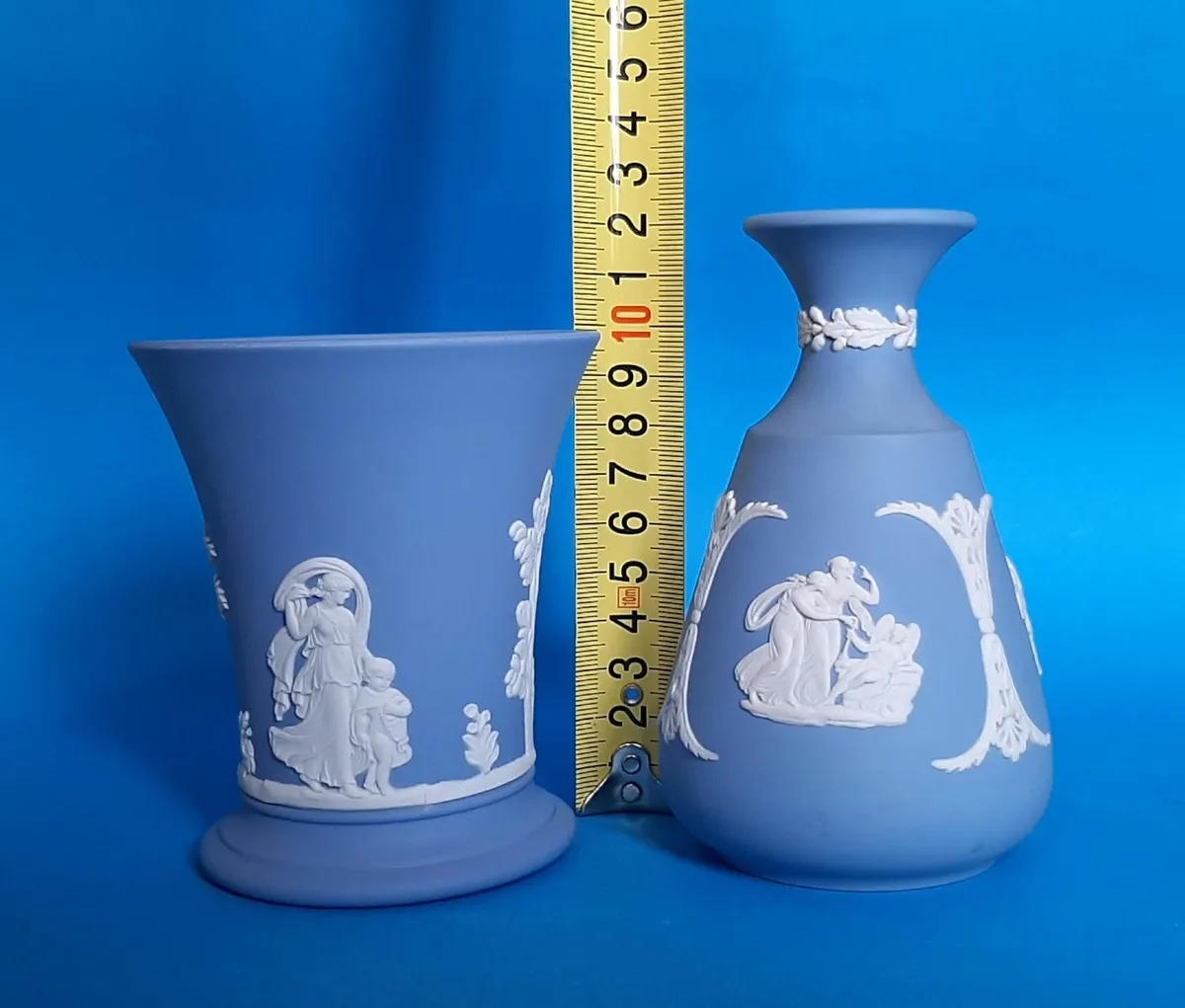 Wedgewood vases - Image 4