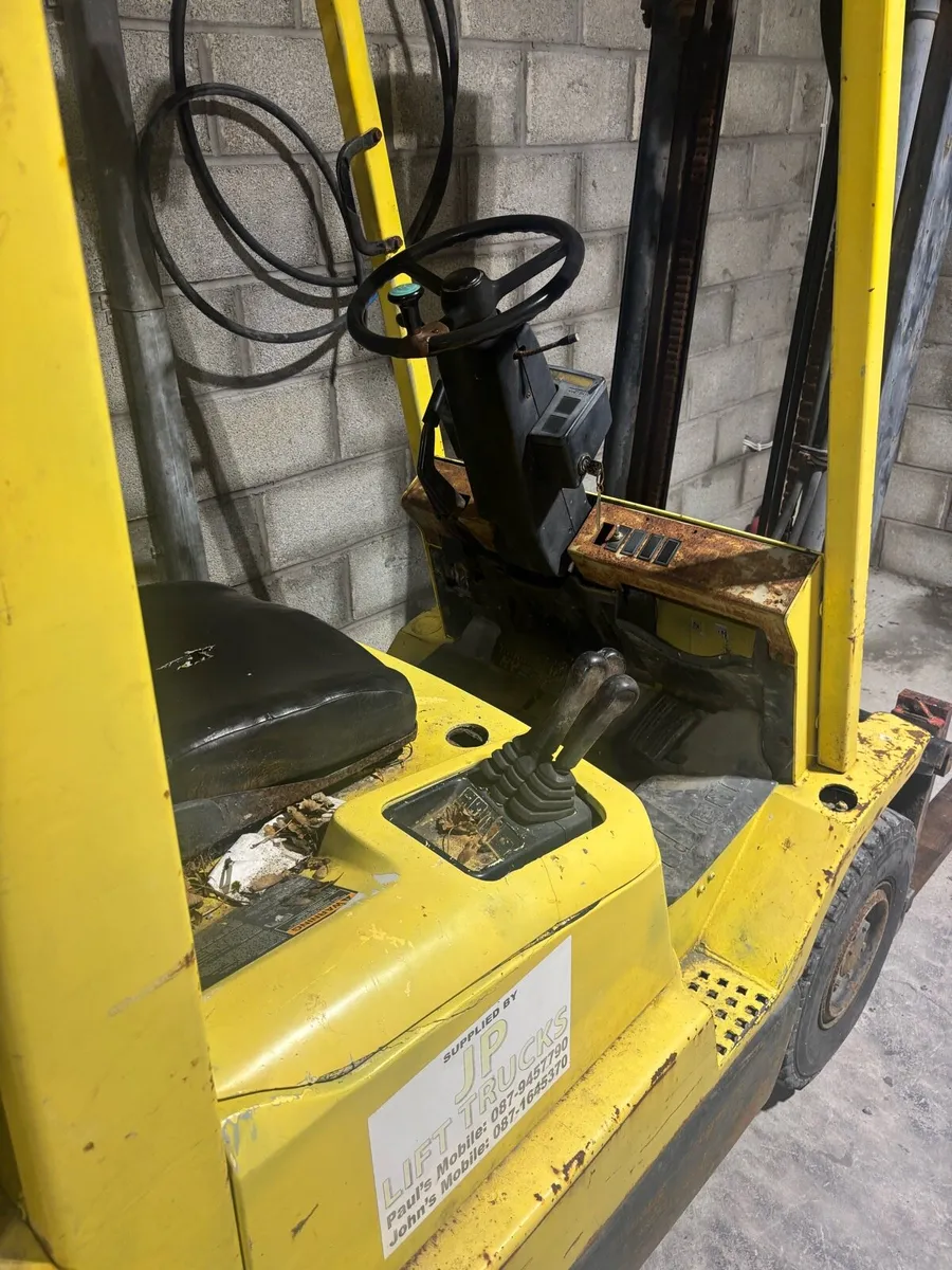 Forklift - Image 4