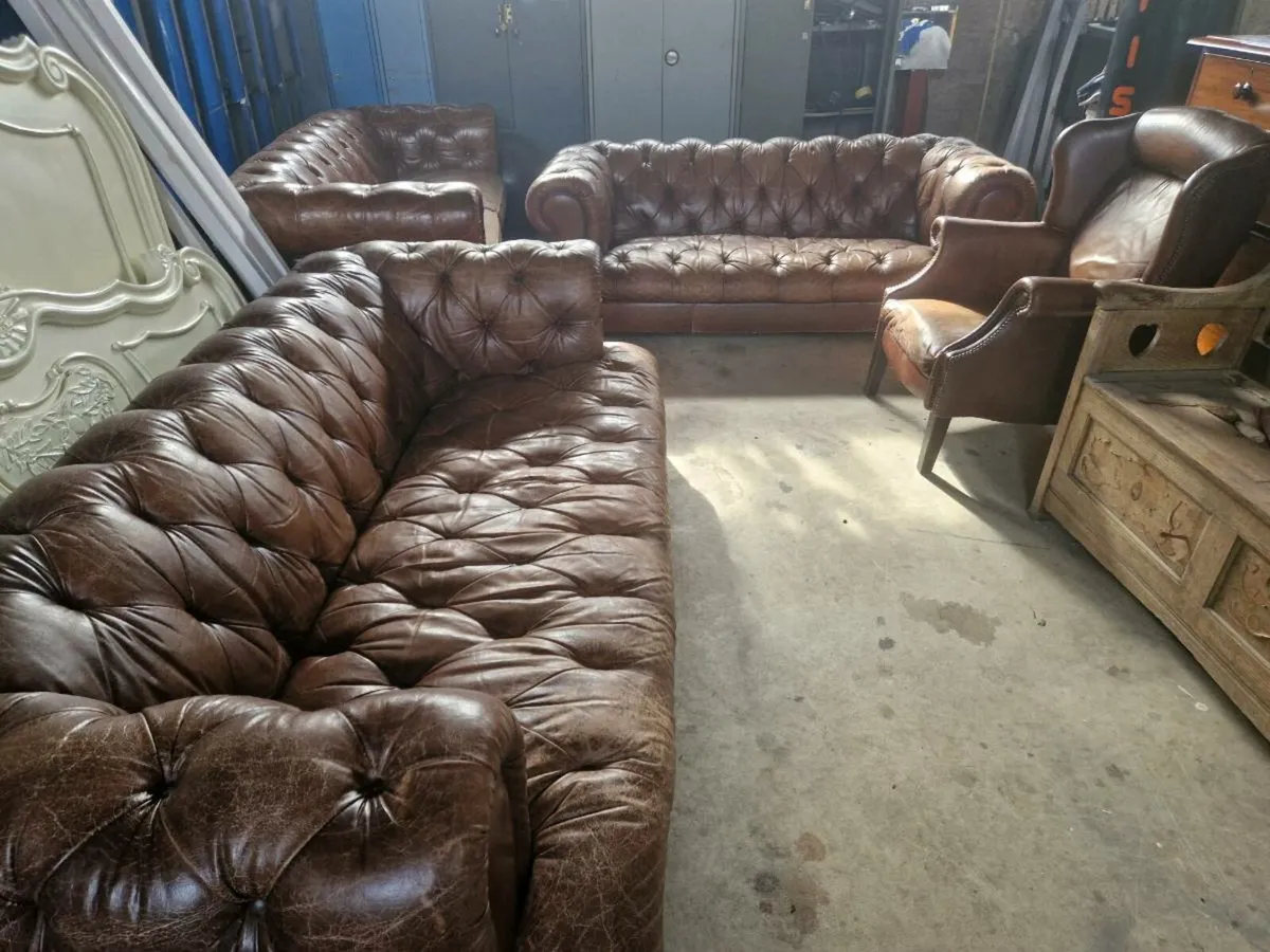 Chesterfield Tetrad suite - Image 2