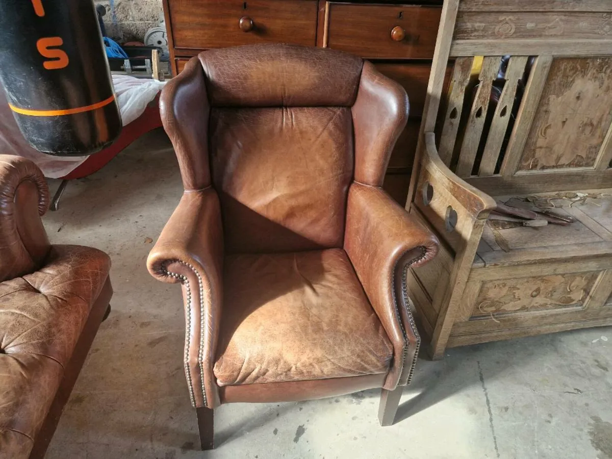 Chesterfield Tetrad suite - Image 4