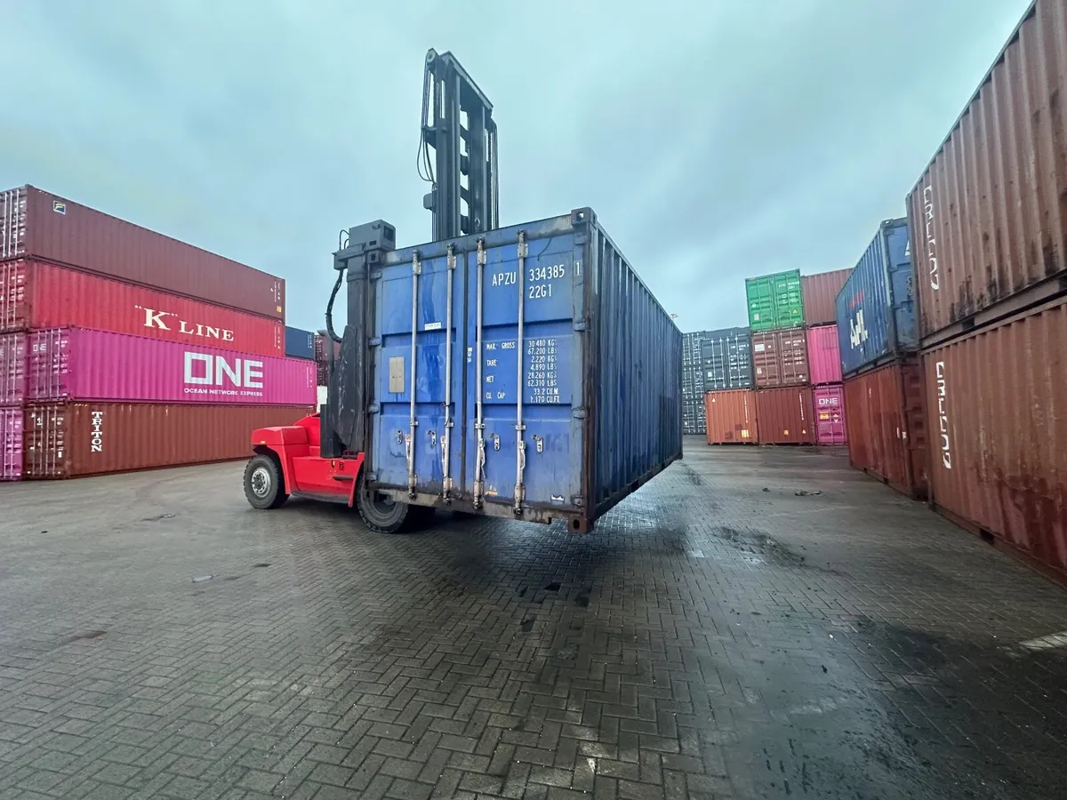 20ft shipping / storage container - Image 2