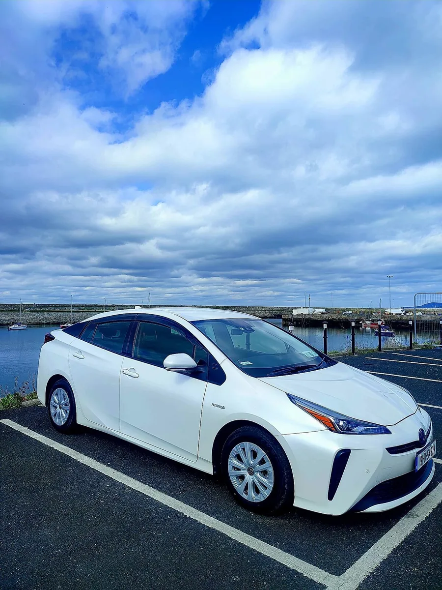 Toyota prius automatic hi spec low mileage - Image 1