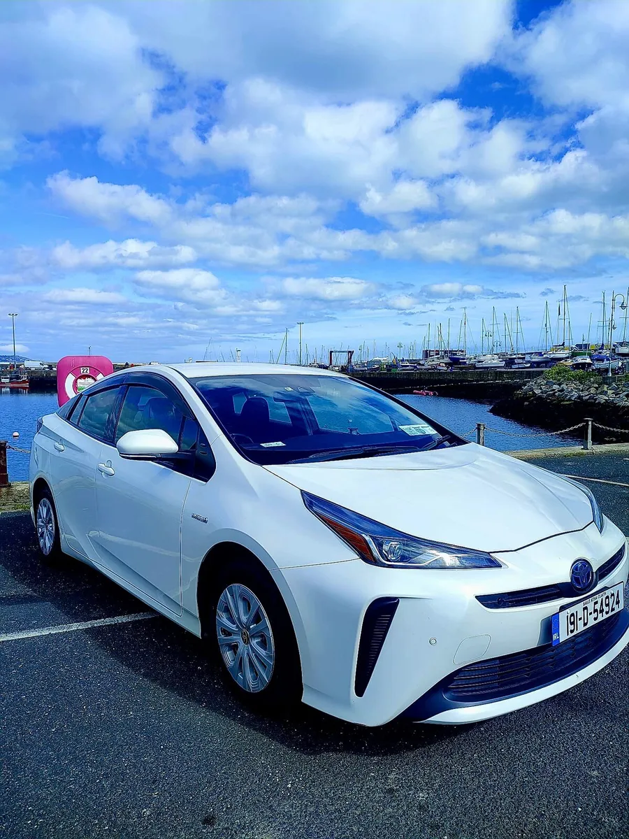 Toyota prius automatic hi spec low mileage - Image 2