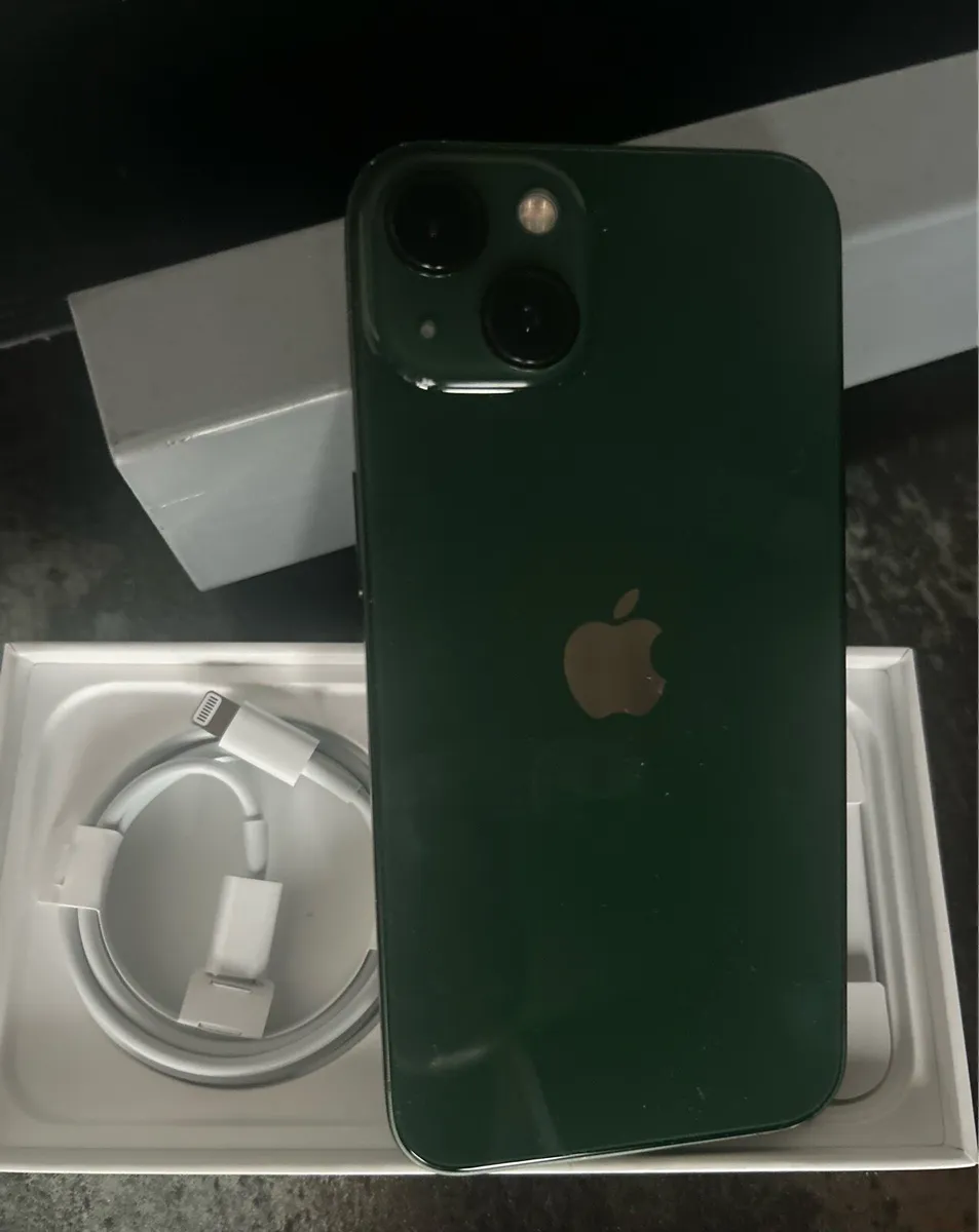 iPhone 13 - Image 2