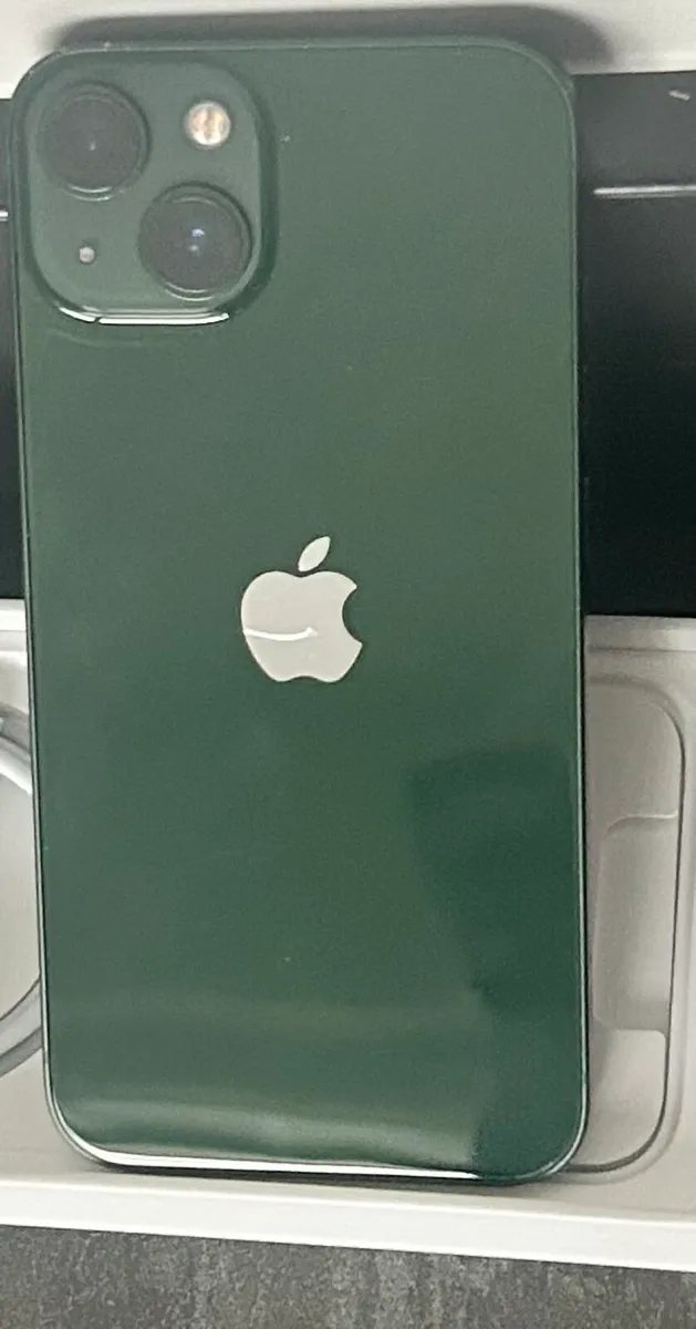 iPhone 13 - Image 4