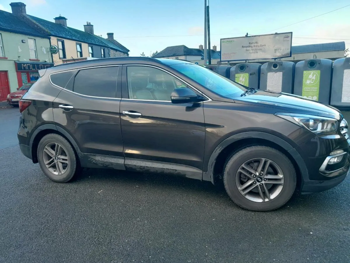 Hyundai Santa Fe Executive 4WD - Image 1