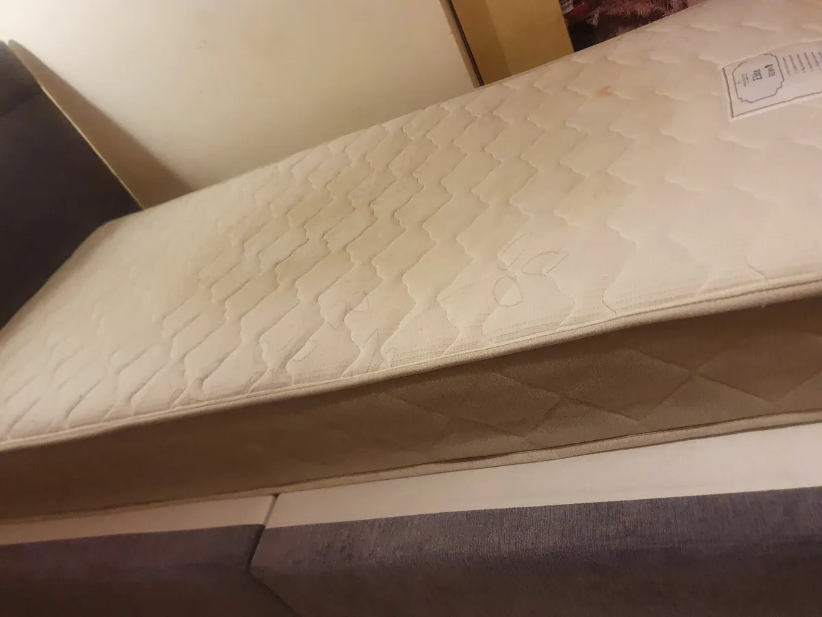 Single mattress - Image 2