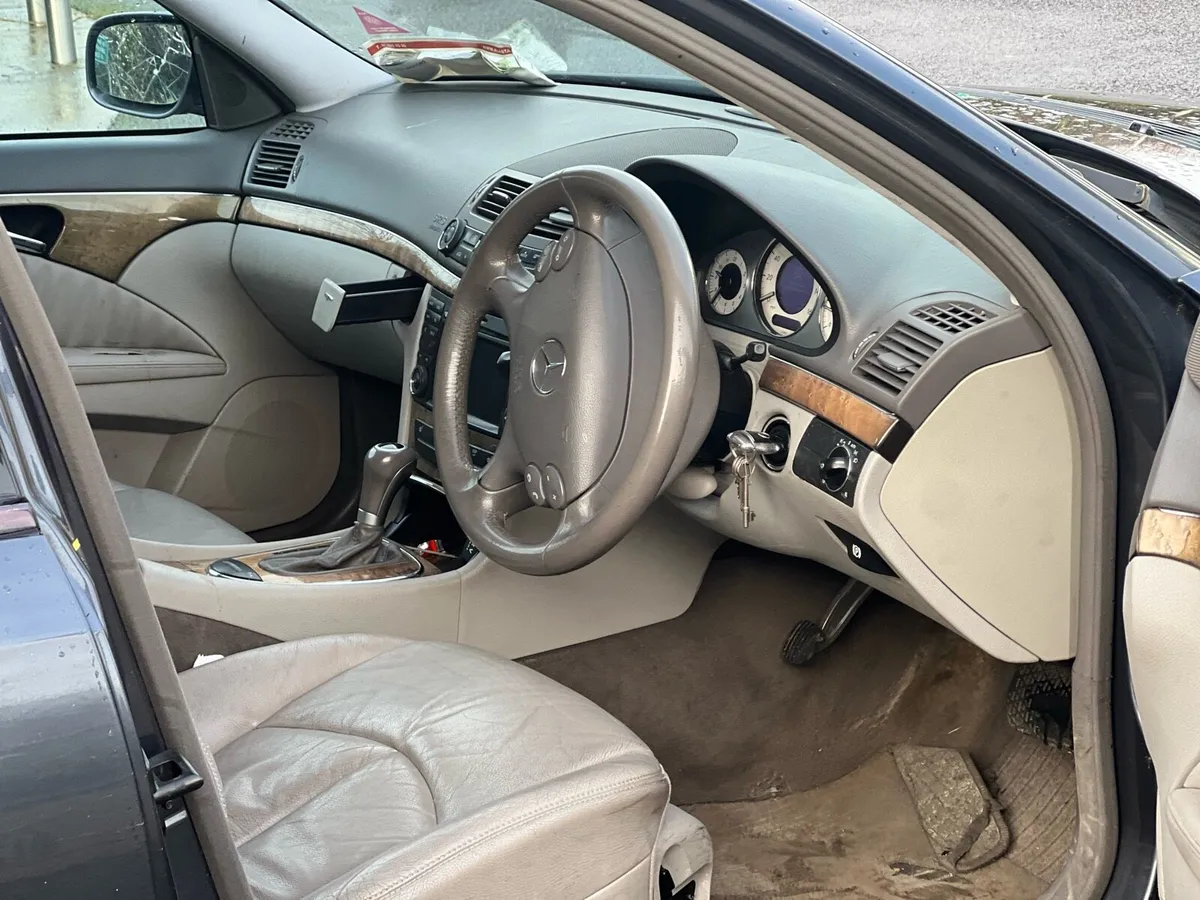 Mercedes E220 CDi tax 03/26 nct 08/25 automatic - Image 4