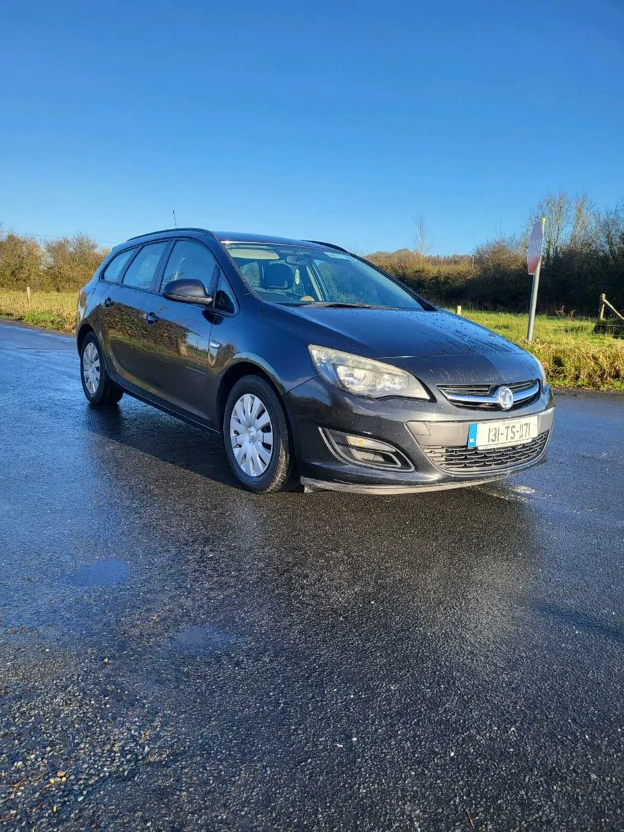 SPOTLESS OPEL VAUXHALL ASTRA ESTATE DIESEL - Image 1