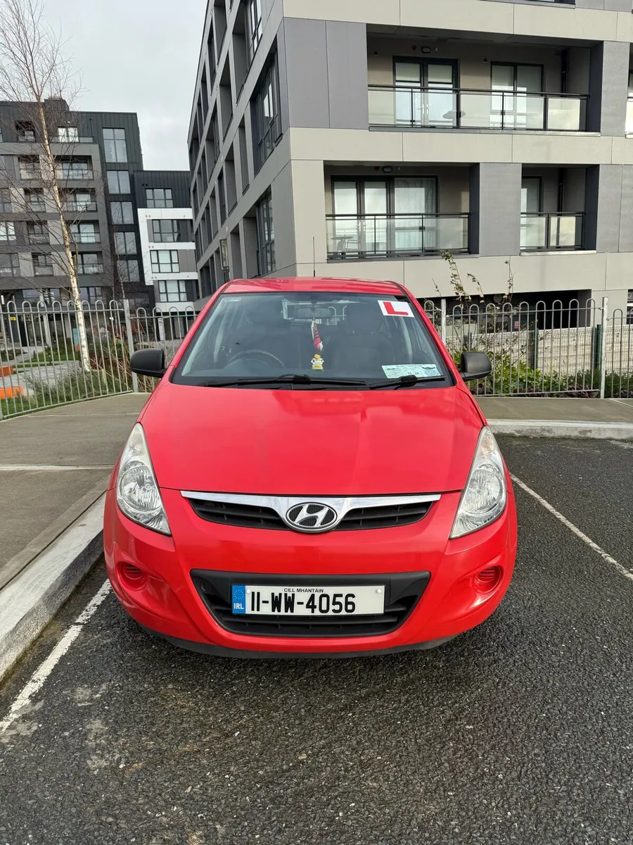 Red Hyundai i20 Manual Hatchback NCT 10/26 - Image 1