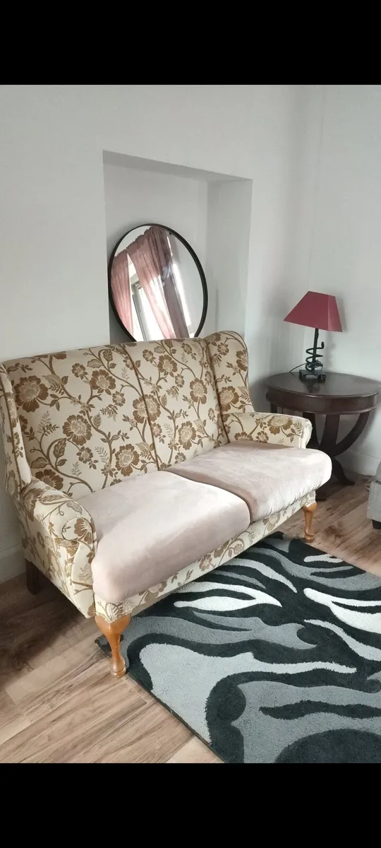 Floral couch vintage
