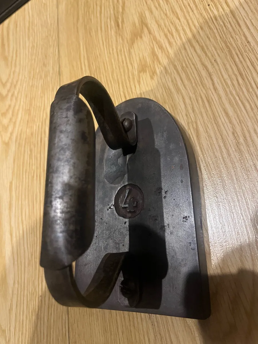 Vintage Cast Iron Irons - Image 3