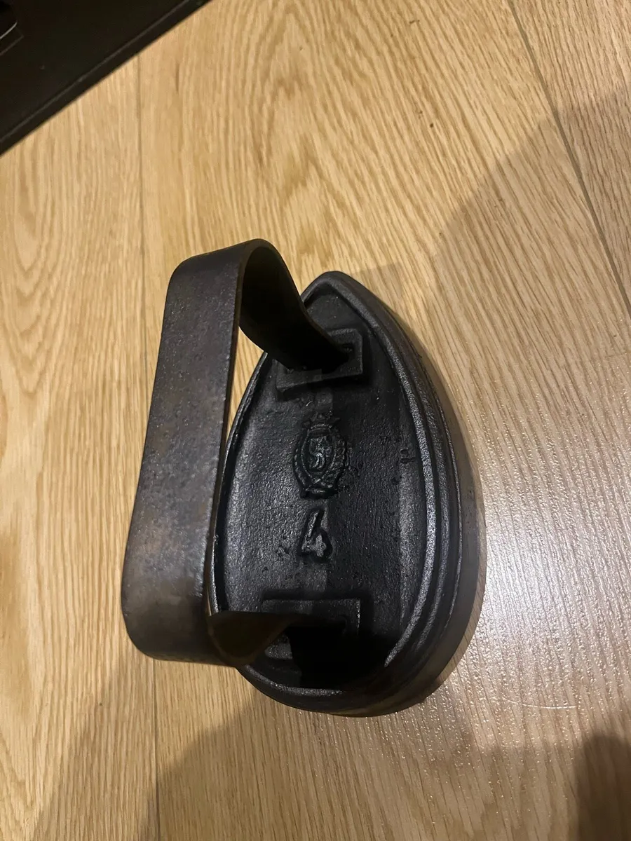 Vintage Cast Iron Irons - Image 4