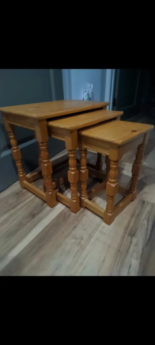 Wooden nested side tables piece - Image 1