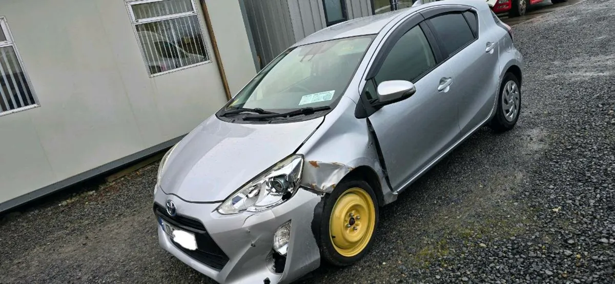 171 TOYOTA AQUA - Image 1