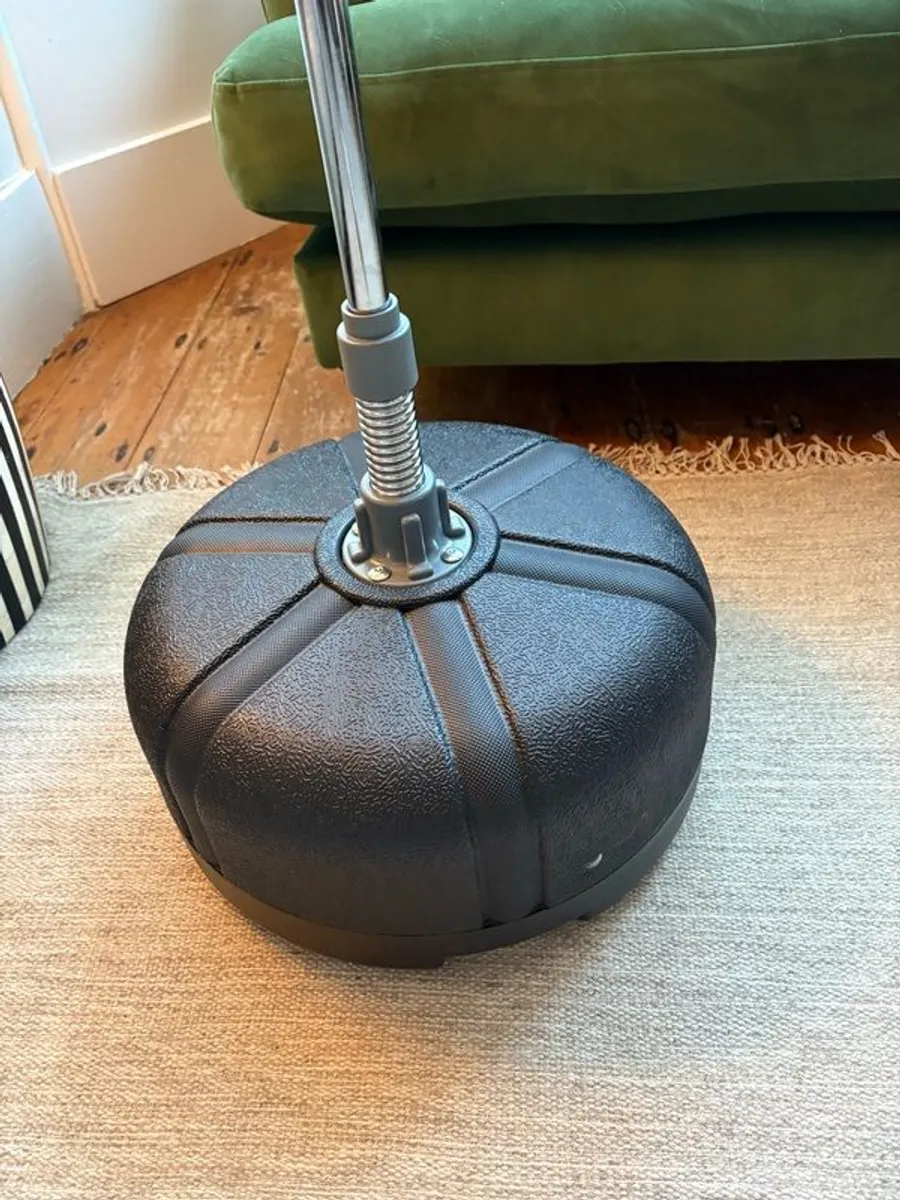 USI Freestanding Punching Bag - Image 4