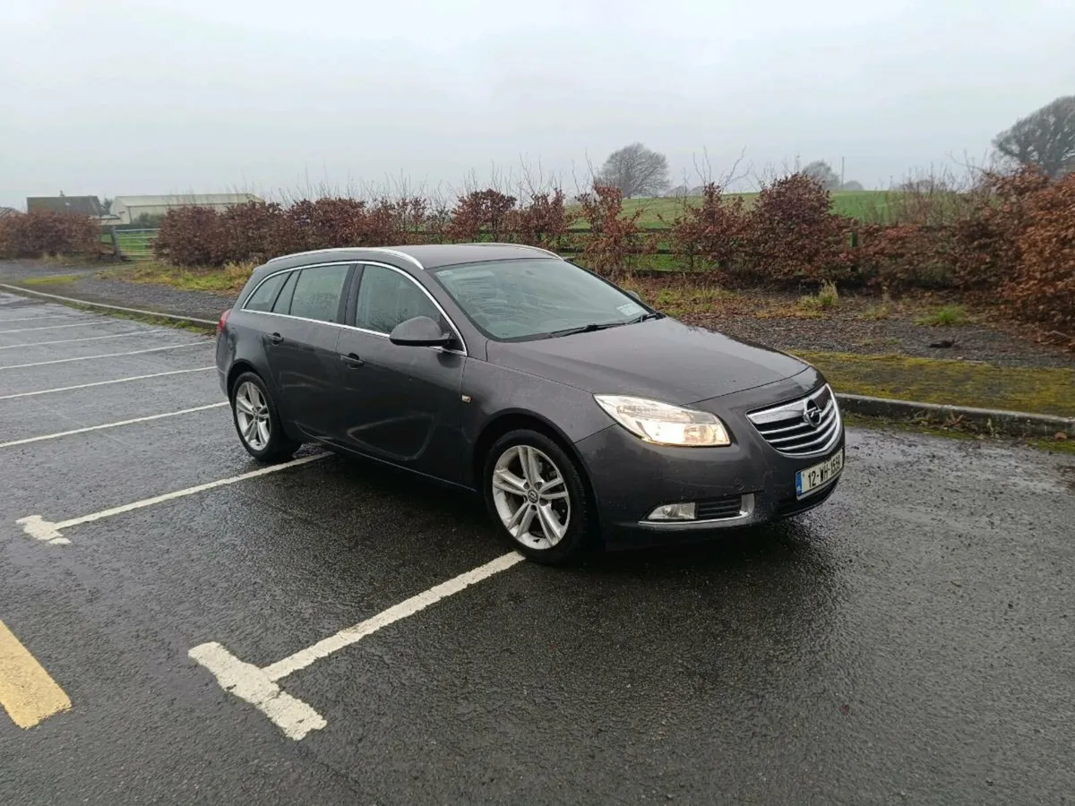 2012 Insignia se Long NCT - Image 1