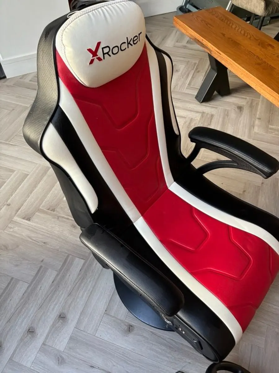 Gamer Chair And Steering Wheel - Image 4