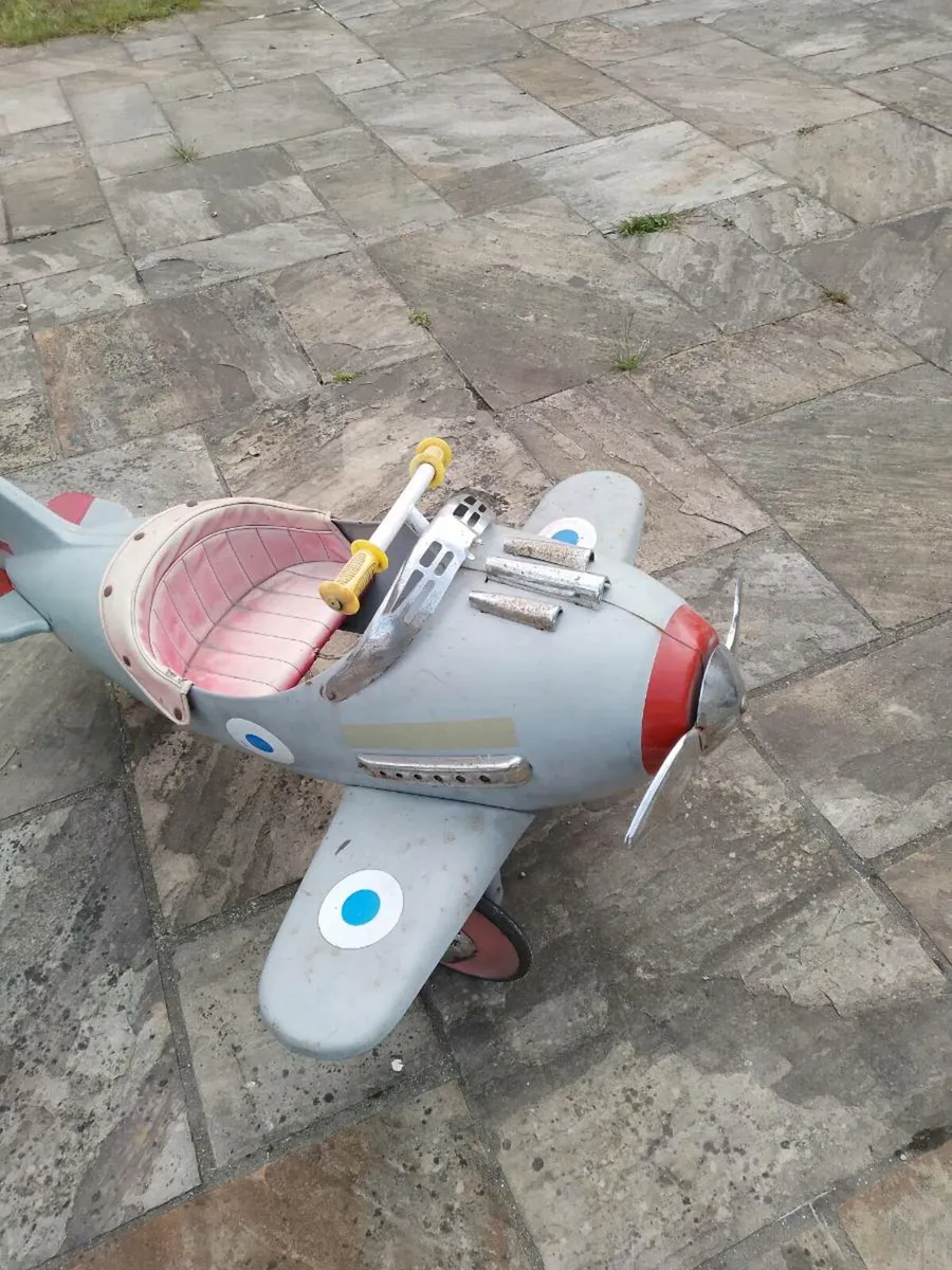 Peddle aeroplane - Image 1