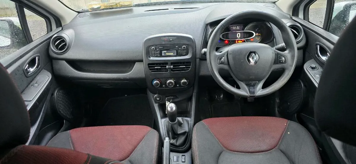 141 RENAULT CLIO - Image 2