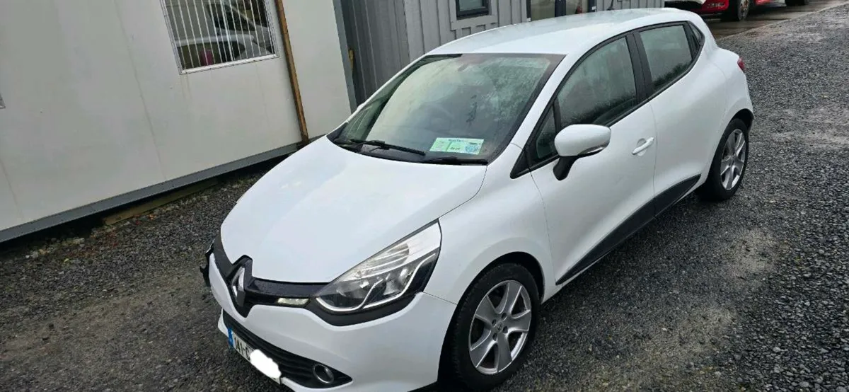 141 RENAULT CLIO - Image 1