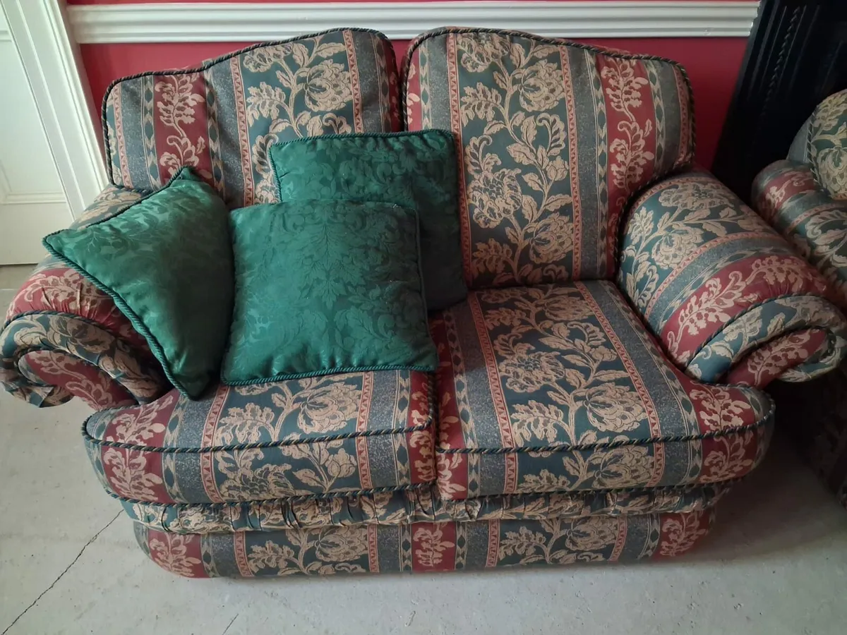 Three piece suite - Image 2