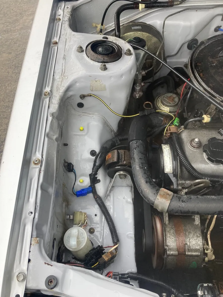 Toyota Carina 1985 - Image 2