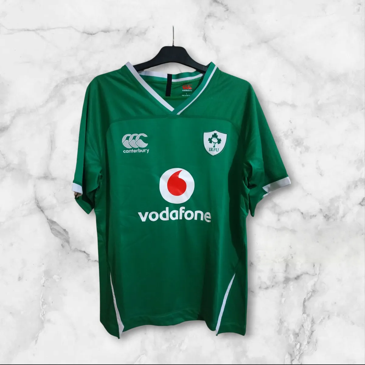 New IRELAND RUGBY JERSEY , SIZE : LARGE .
