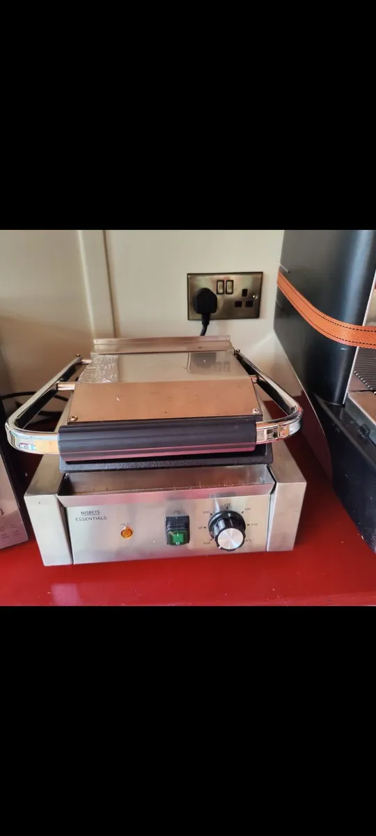 Panini grill machine - Image 2
