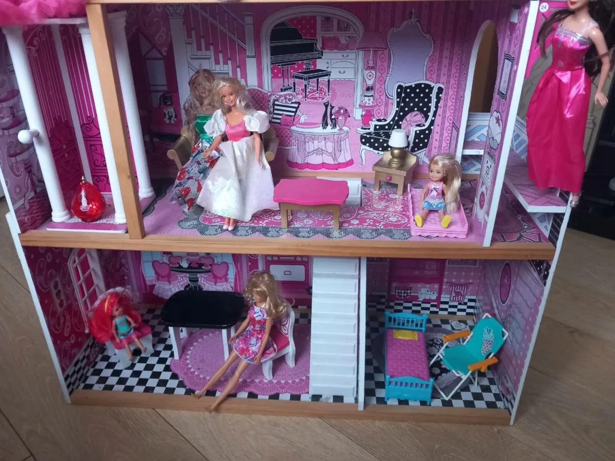 Dolls house - Image 2