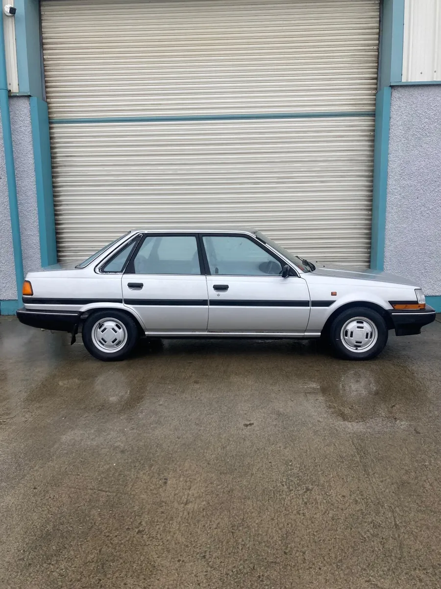 Toyota Carina 1985 - Image 1