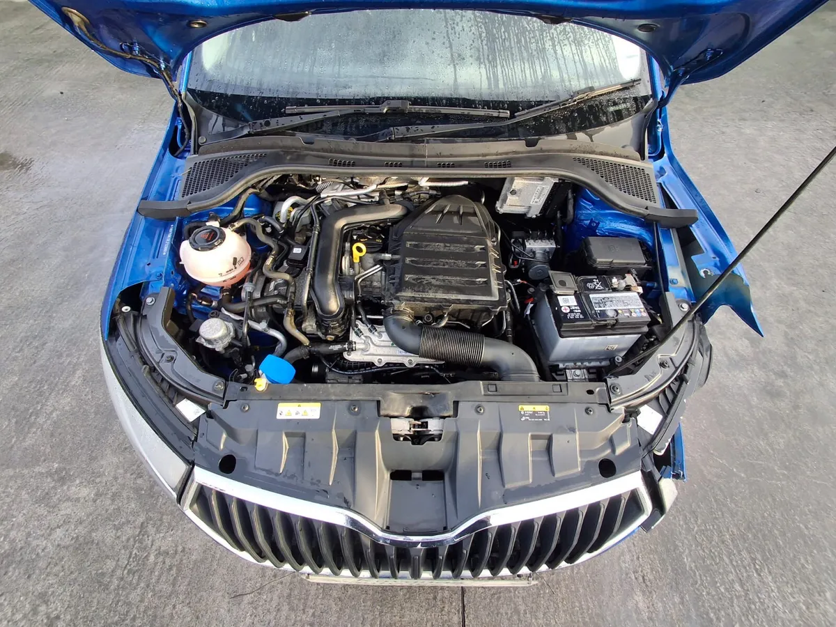 202 Skoda FABIA - Image 4