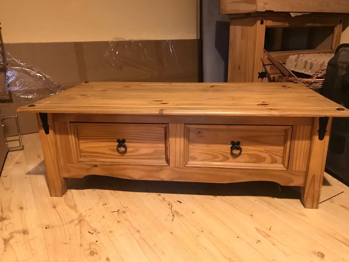 Coffee table and tv stand - Image 1