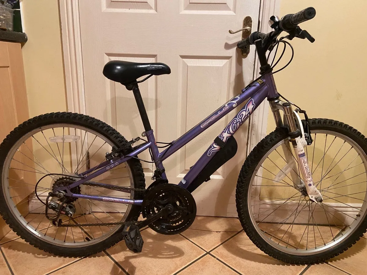 Girls 24 inch Apollo bicycle - Image 1