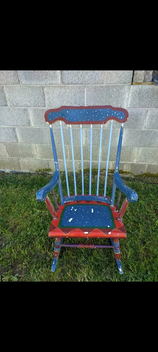 Wooden rocking chair - Image 1