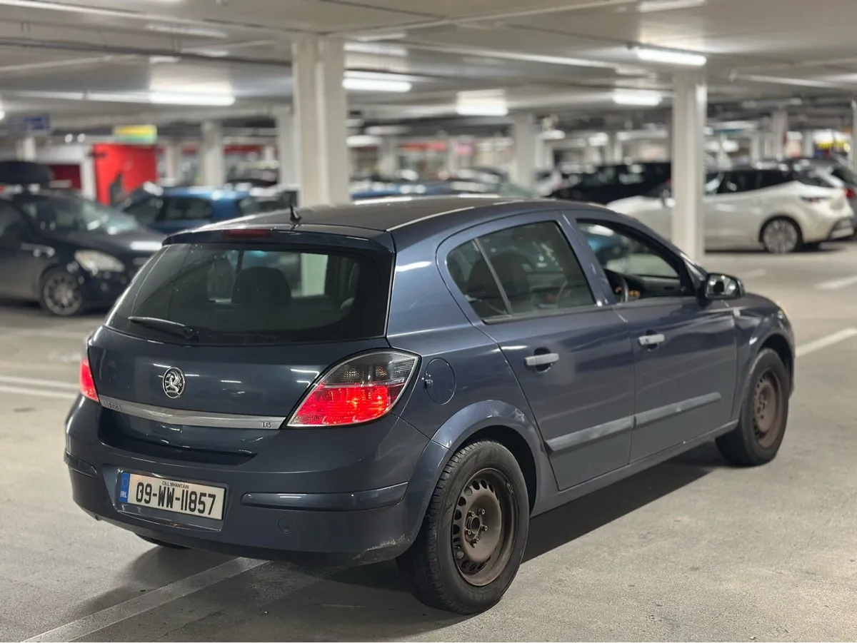 Vauxhall Astra 2009 nct and tax €1400 - Image 3