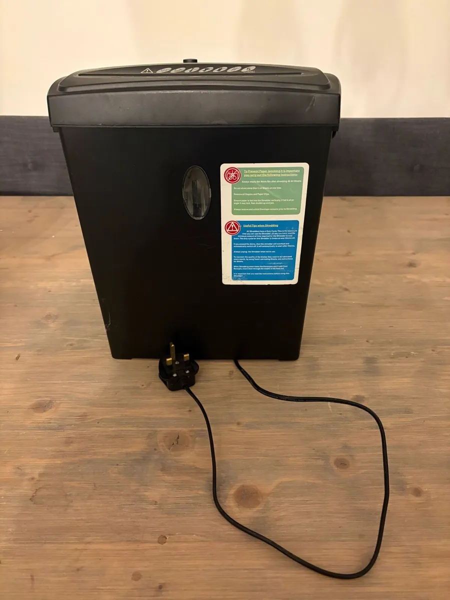 Paper shredder - Image 1