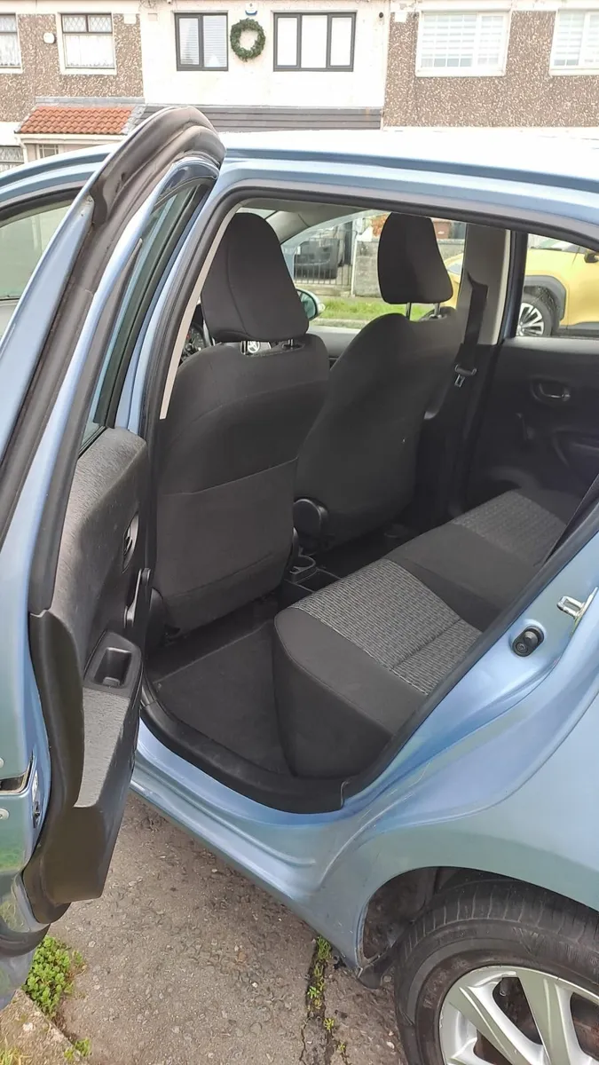 Toyota Yaris 2013 - Image 3