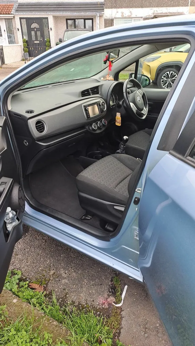 Toyota Yaris 2013 - Image 4
