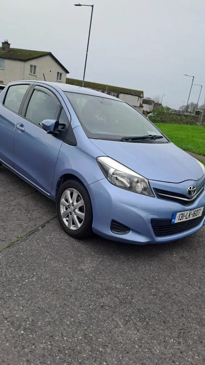 Toyota Yaris 2013 - Image 2