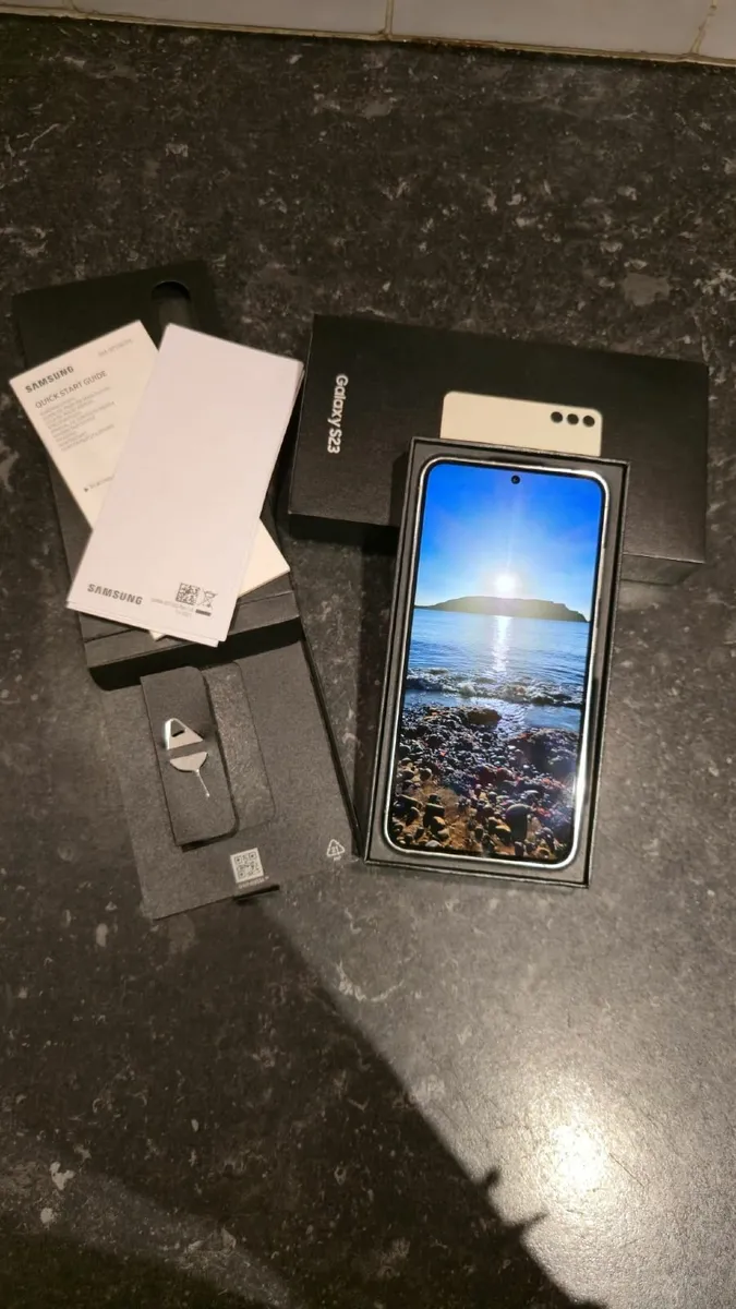Samsung Galaxy S23 Phone - Excellent Condition - Image 2
