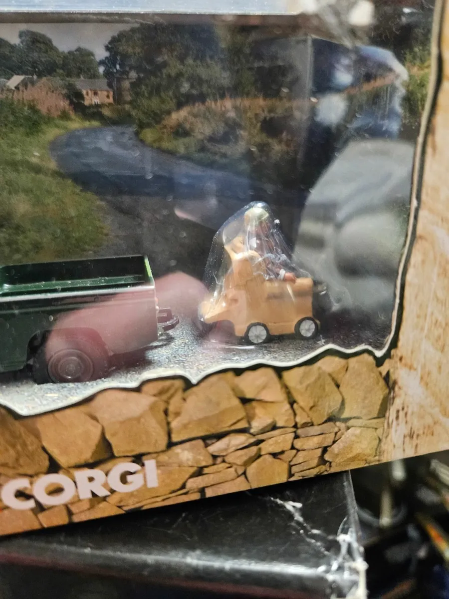 Corgi Last of the Summer Wine Landrover - Image 4