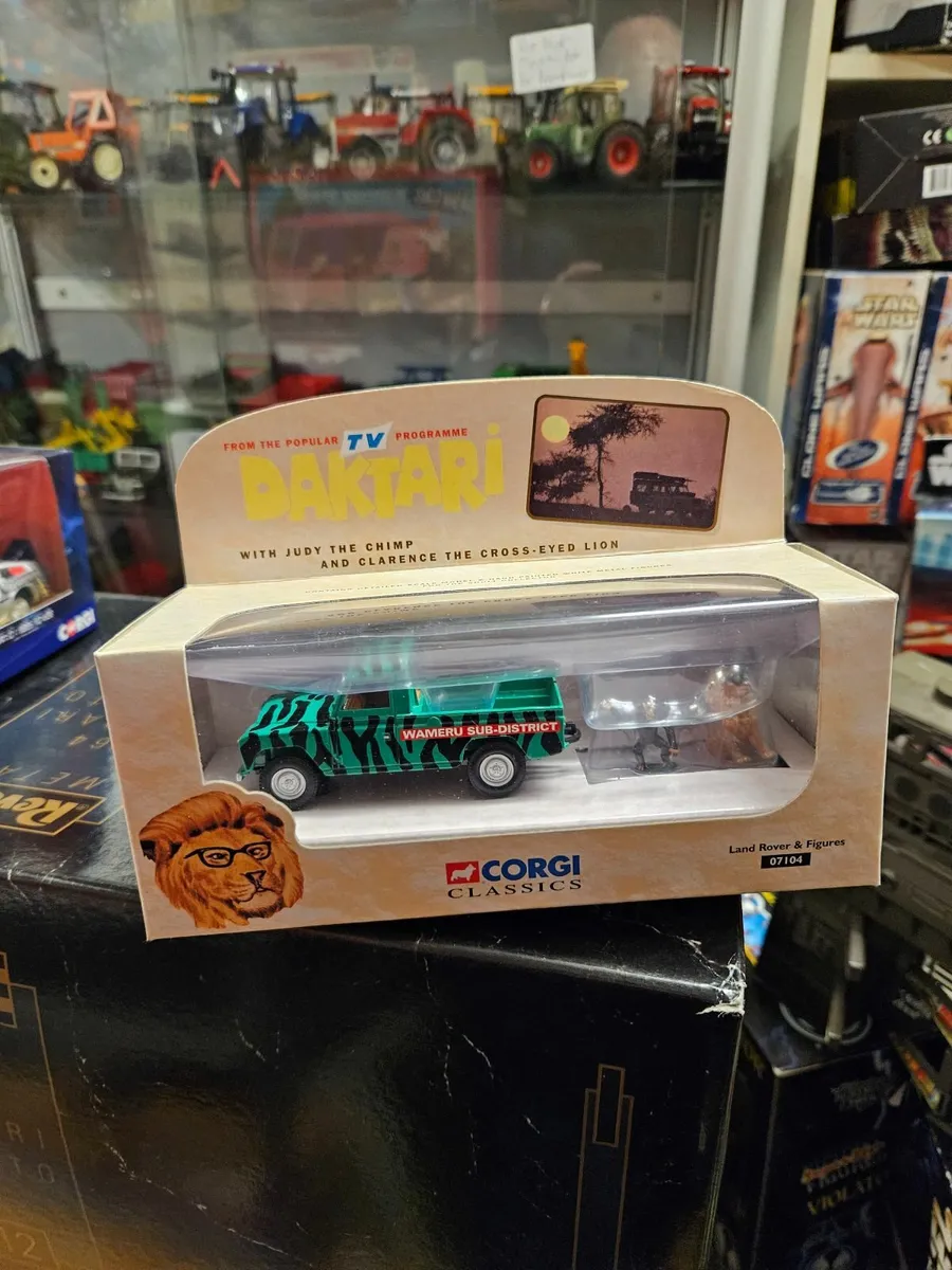 Corgi Daktari Landrover - Image 3