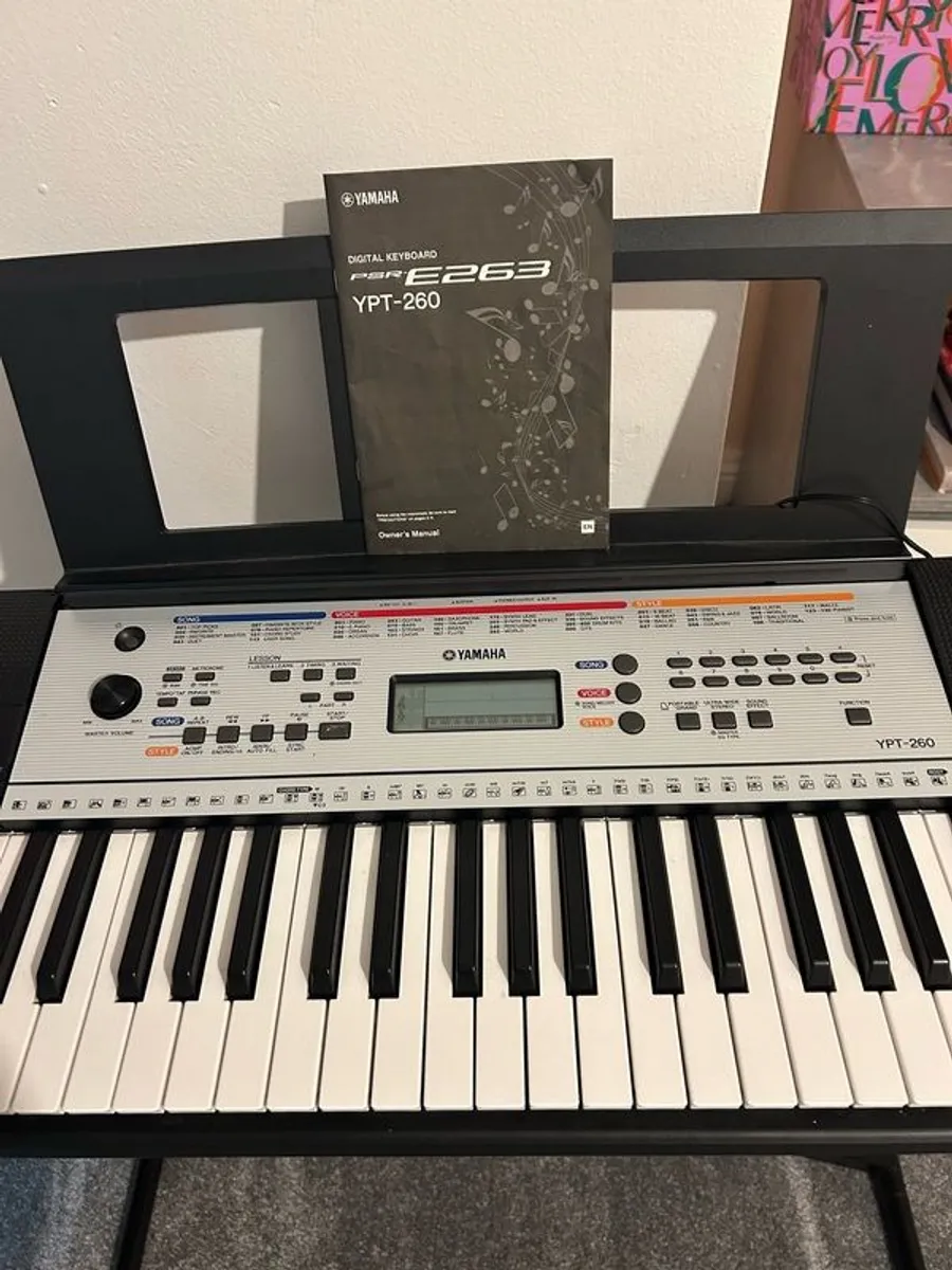 Yamaha YPT 260 Keyboard and Stand - Image 2