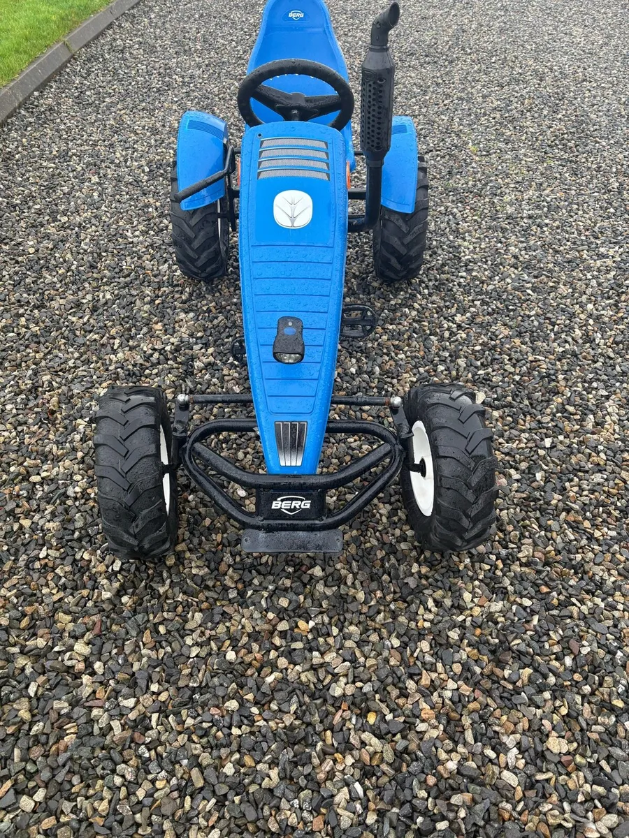 Berg new Holland Go Kart with extra seat - Image 2